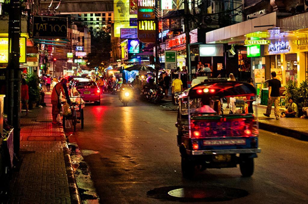 Hostel 8 Sukhumvit Soi 8 בנגקוק מראה חיצוני תמונה