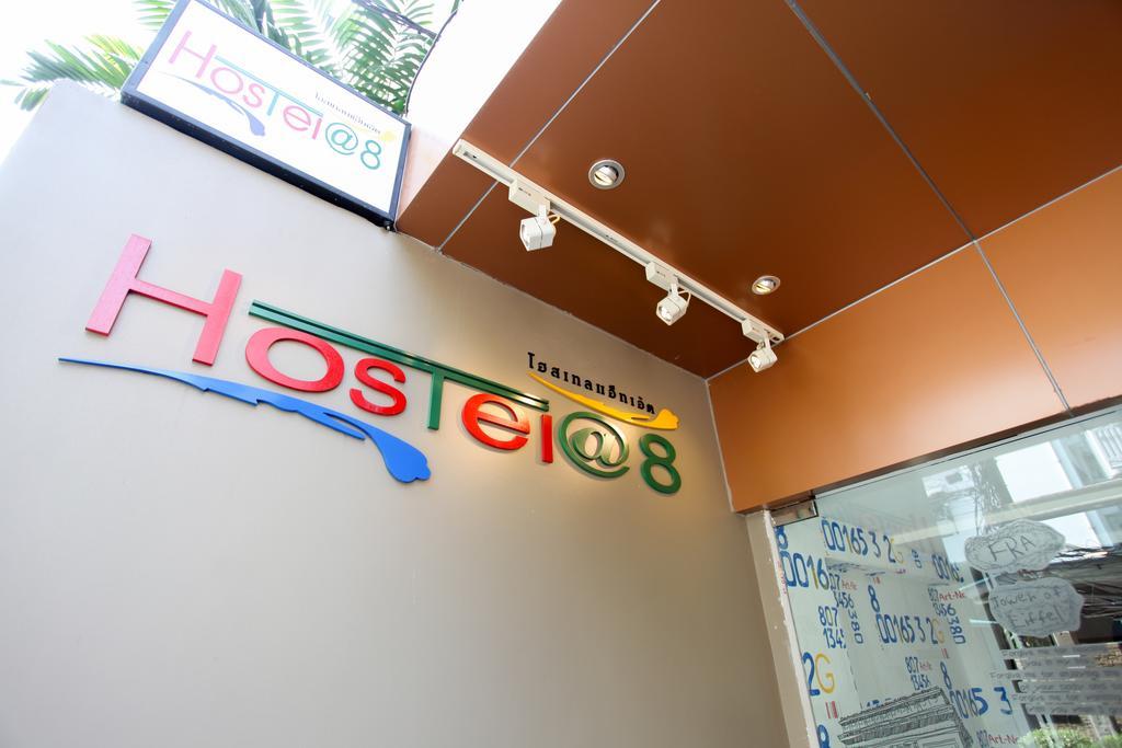 Hostel 8 Sukhumvit Soi 8 בנגקוק מראה חיצוני תמונה