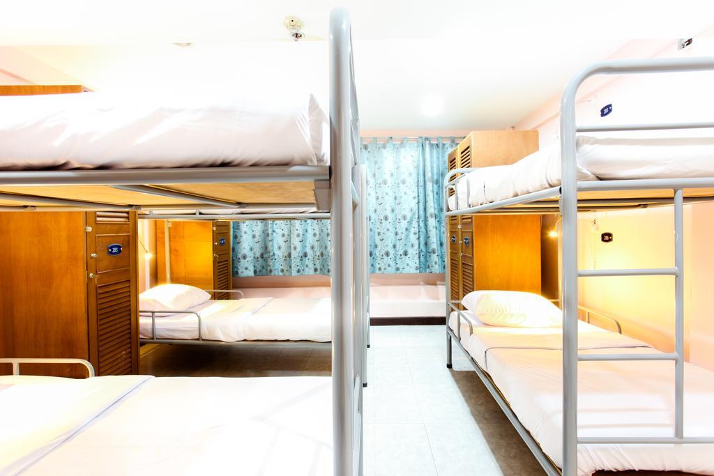 Hostel 8 Sukhumvit Soi 8 בנגקוק מראה חיצוני תמונה