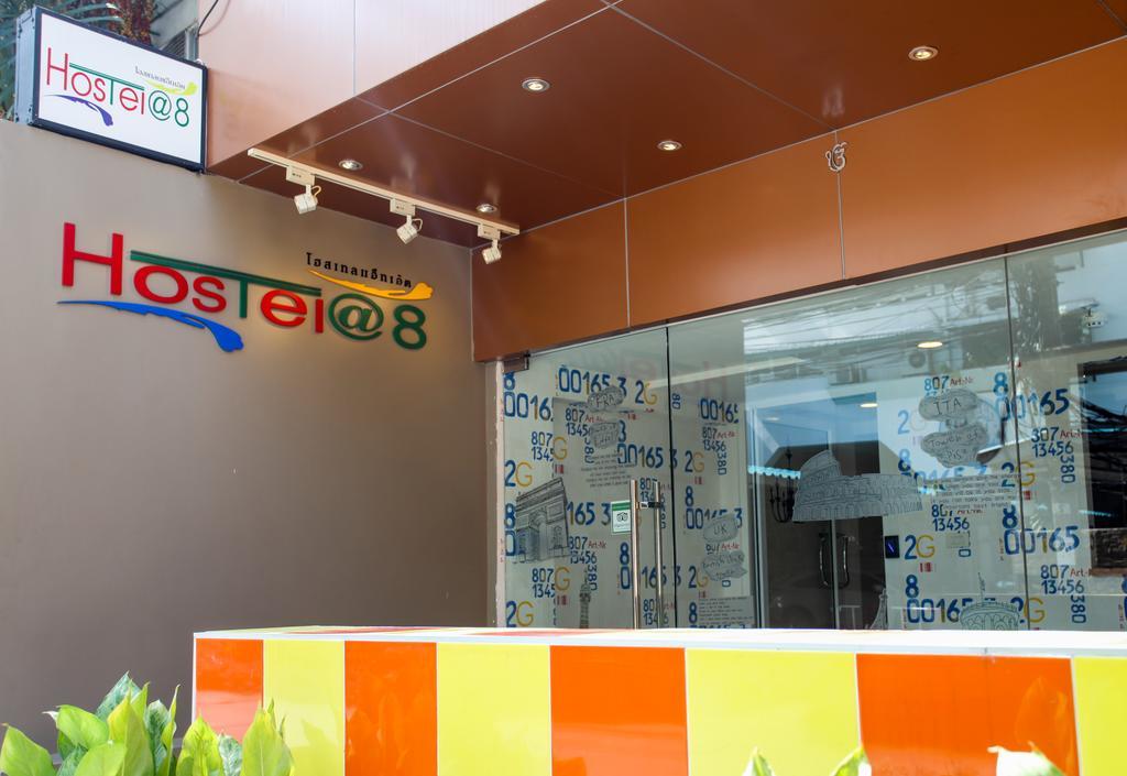 Hostel 8 Sukhumvit Soi 8 בנגקוק מראה חיצוני תמונה