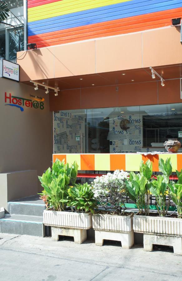 Hostel 8 Sukhumvit Soi 8 בנגקוק מראה חיצוני תמונה